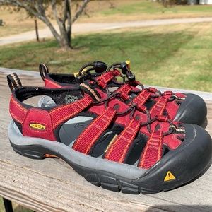 Keen woman’s waterproof shoes size 8